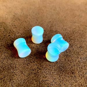 Two pair opalite 0g plugs